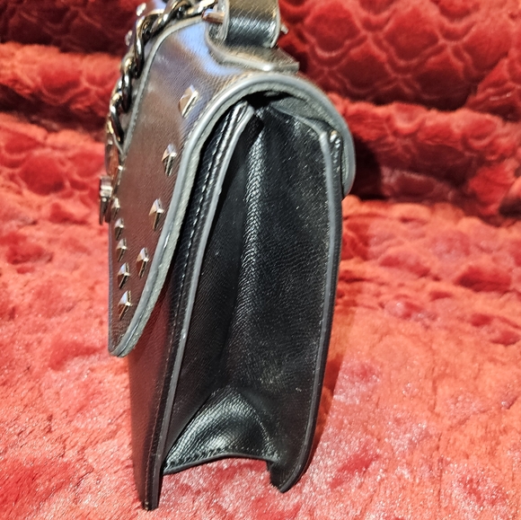 Badgley Mischka Vegan Leather Black Studded Chain Textured Top Single Handle Bag - Picture 5 of 15